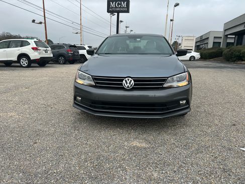 Used 2016 Volkswagen Jetta Sport image 5