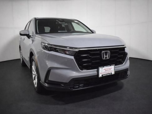 Used 2025 Honda CR-V EX image 3