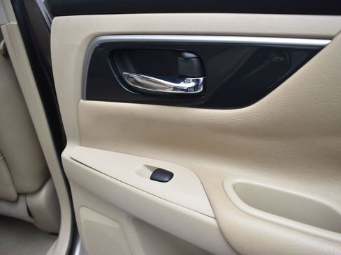 Used 2013 Nissan Altima 2.5 SV image 18