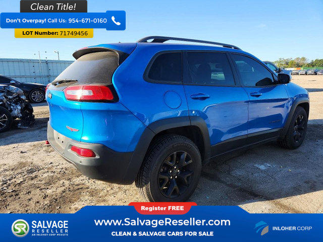 Used 2017 Jeep Cherokee Trailhawk AWD/4WD image 4