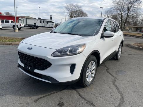 Certified 2021 Ford Escape SE image 3