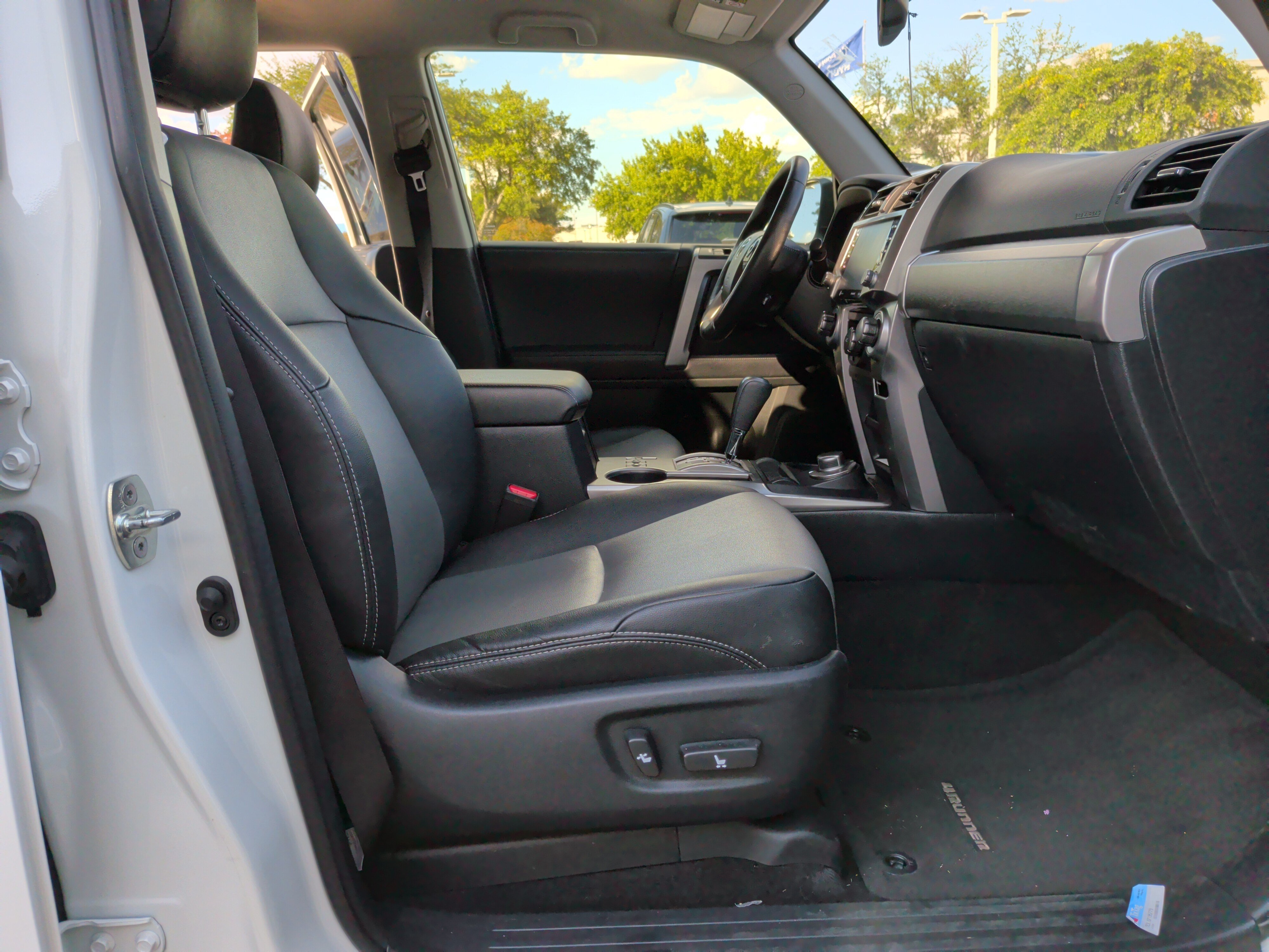 Used 2023 Toyota 4Runner SR5 Premium AWD/4WD image 33