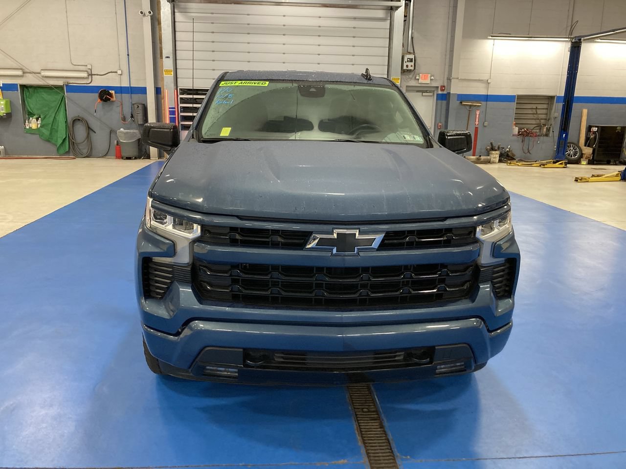 Used 2024 Chevrolet Silverado 1500 RST w/ Z71 Off-Road Package AWD/4WD image 2