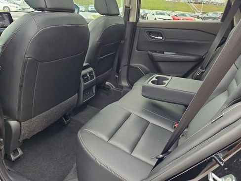 Used 2023 Nissan Rogue SL image 12