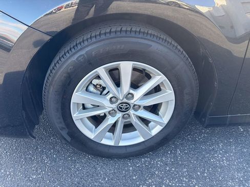 Used 2025 Toyota Camry LE image 7