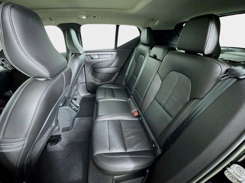 Used 2023 Volvo XC40 B5 Ultimate w/ Protection Package Premier image 25