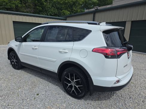 Used 2018 Toyota RAV4 SE w/ Protection Package AWD/4WD image 3