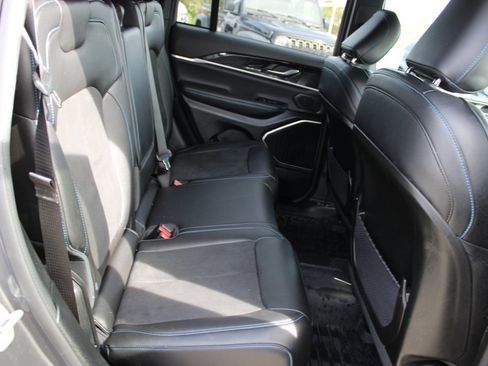 Used 2022 Jeep Grand Cherokee Trailhawk image 34