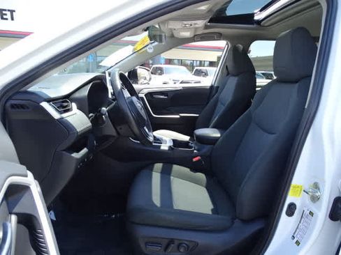 Certified 2023 Toyota RAV4 XLE w/ Convenience Package FWD image 18