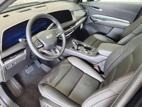 New 2025 Cadillac XT4 Premium Luxury image 15