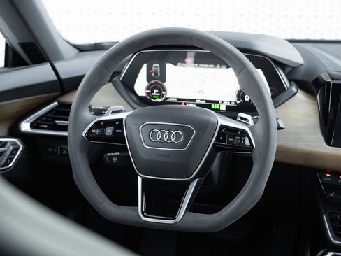 Certified 2023 Audi e-tron GT Premium Plus image 9