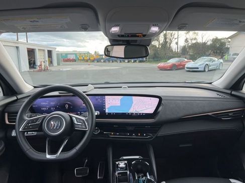 Used 2025 Buick Envision Sport Touring image 19