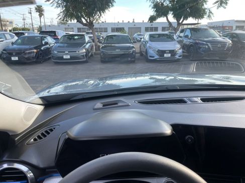 Used 2025 Chevrolet Trax LT image 39