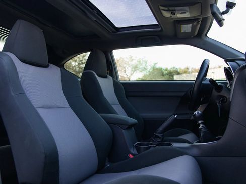 Used 2014 Scion tC image 25