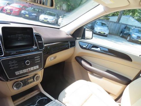 Used 2017 Mercedes-Benz GLE 350 4MATIC image 22