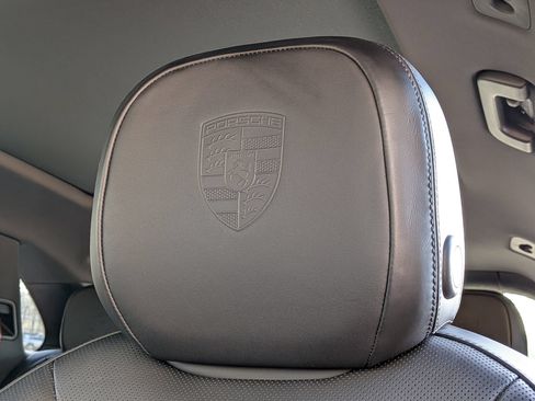 Certified 2025 Porsche Cayenne S AWD/4WD image 17