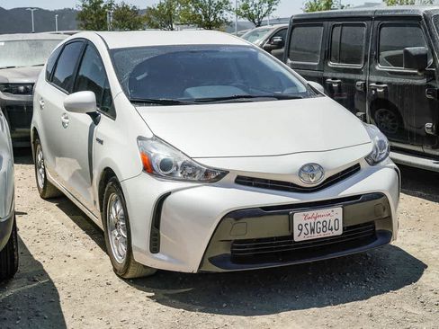 Used 2016 Toyota Prius V Two FWD image 3