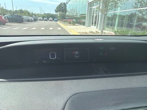 Used 2019 Toyota Prius LE AWD/4WD image 25