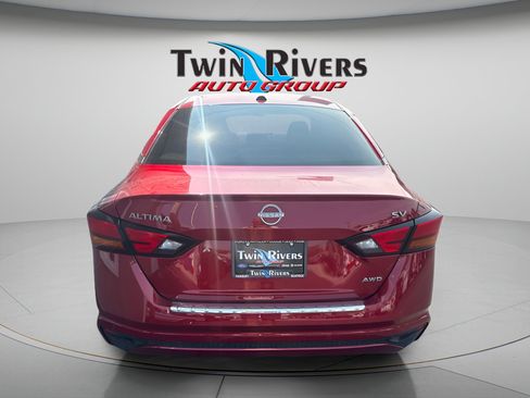 Used 2023 Nissan Altima 2.5 SV AWD/4WD image 3