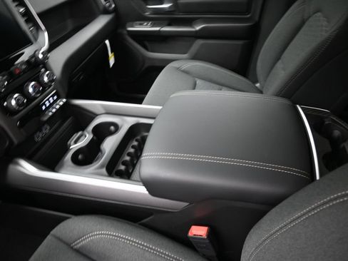 New 2026 RAM 1500 Express AWD/4WD image 33