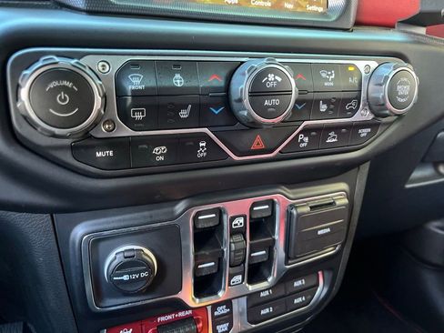 Used 2023 Jeep Wrangler Unlimited Rubicon 392 AWD/4WD image 33