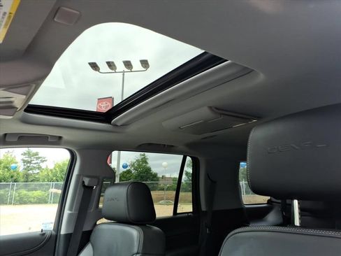 Used 2019 GMC Yukon Denali w/ Denali Ultimate Package AWD/4WD image 13