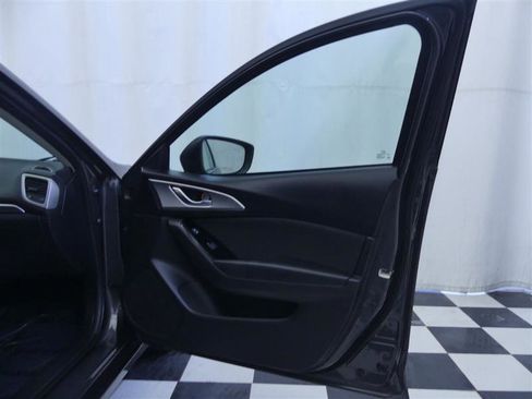 Used 2017 MAZDA MAZDA3 Sport w/ Preferred Equipment Package image 24