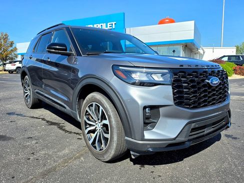 Used 2025 Ford Explorer ST-Line AWD/4WD image 15