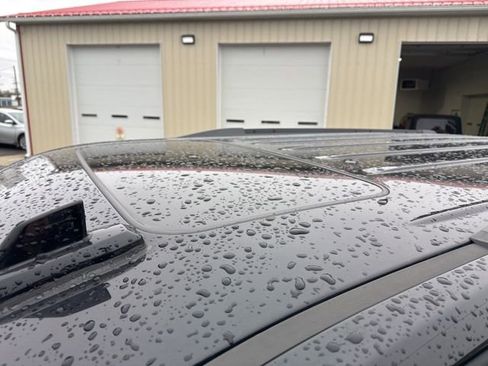 Used 2018 Chevrolet Tahoe LT w/ LT Signature Package image 9