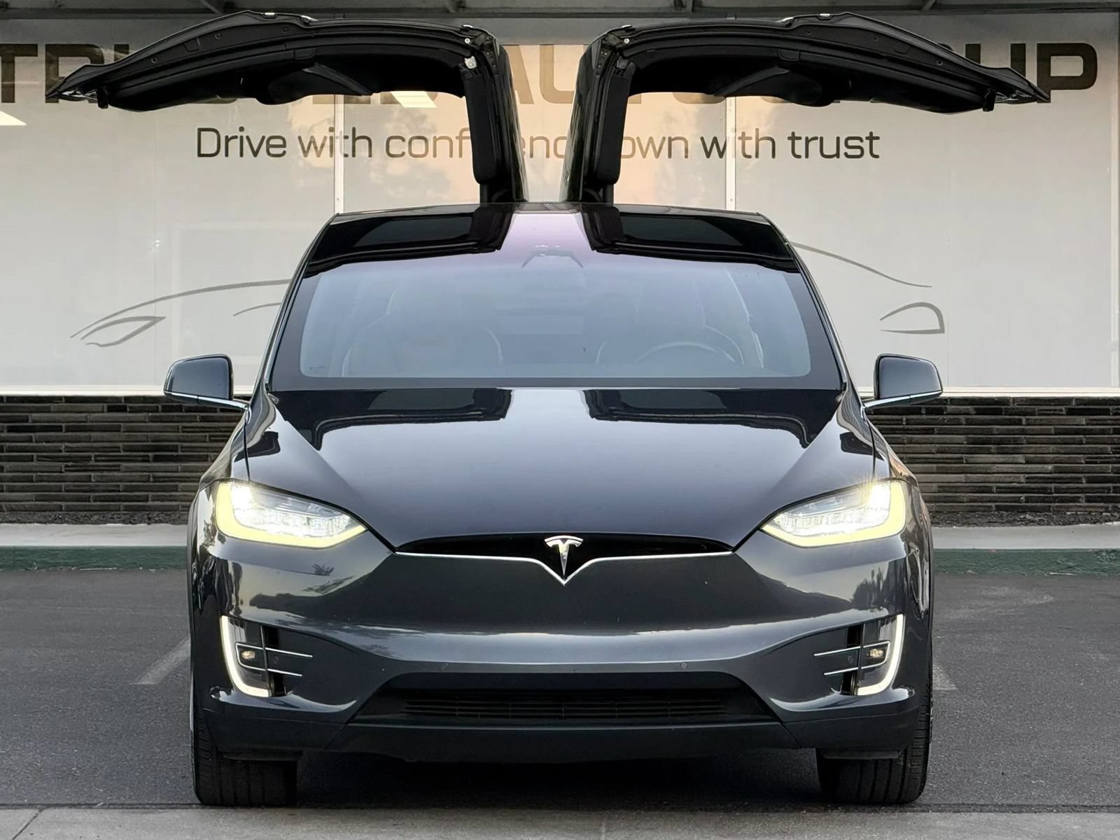 Used 2019 Tesla Model X 75D AWD/4WD image 2