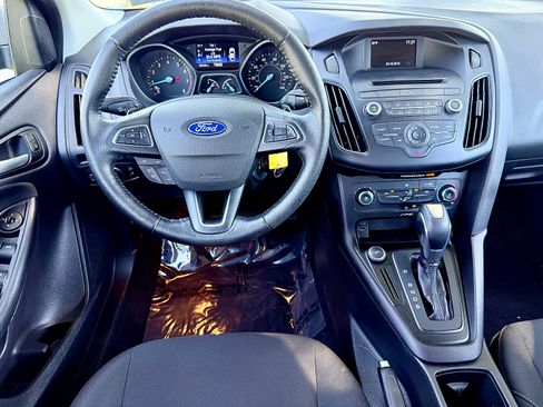 Used 2015 Ford Focus SE w/ SE Sport Package FWD image 13