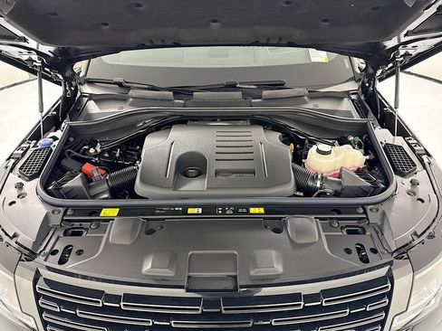 New 2026 Land Rover Range Rover Long Wheelbase SE AWD/4WD image 29