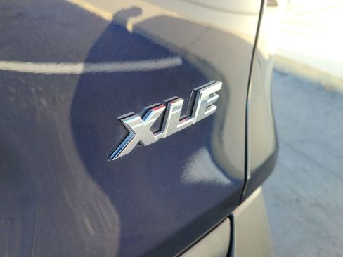 Used 2023 Toyota RAV4 XLE Premium image 7