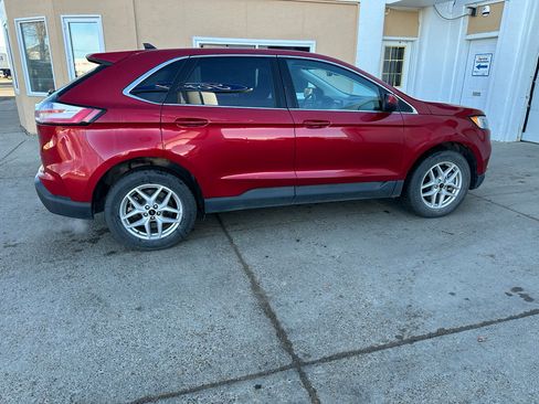 Certified 2024 Ford Edge SEL w/ Convenience Package image 4