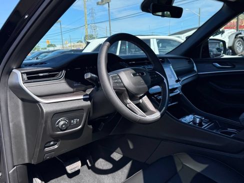 New 2026 Jeep Grand Cherokee Limited AWD/4WD image 12