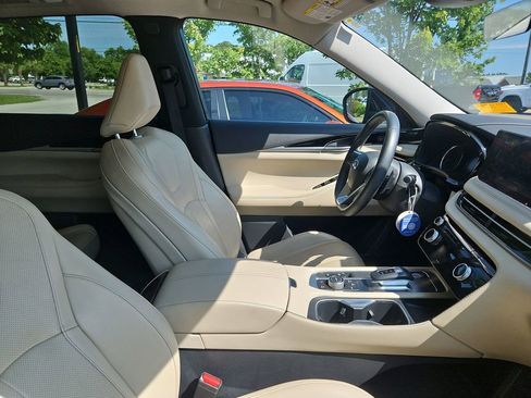 Used 2023 INFINITI QX60 Pure AWD/4WD image 9