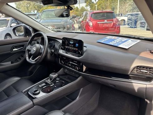 Used 2023 Nissan Rogue SL w/ SL Premium Package image 18