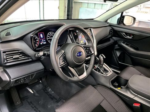 Used 2025 Subaru Outback Premium image 16