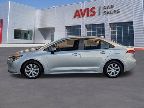 Used 2025 Toyota Corolla LE image 11