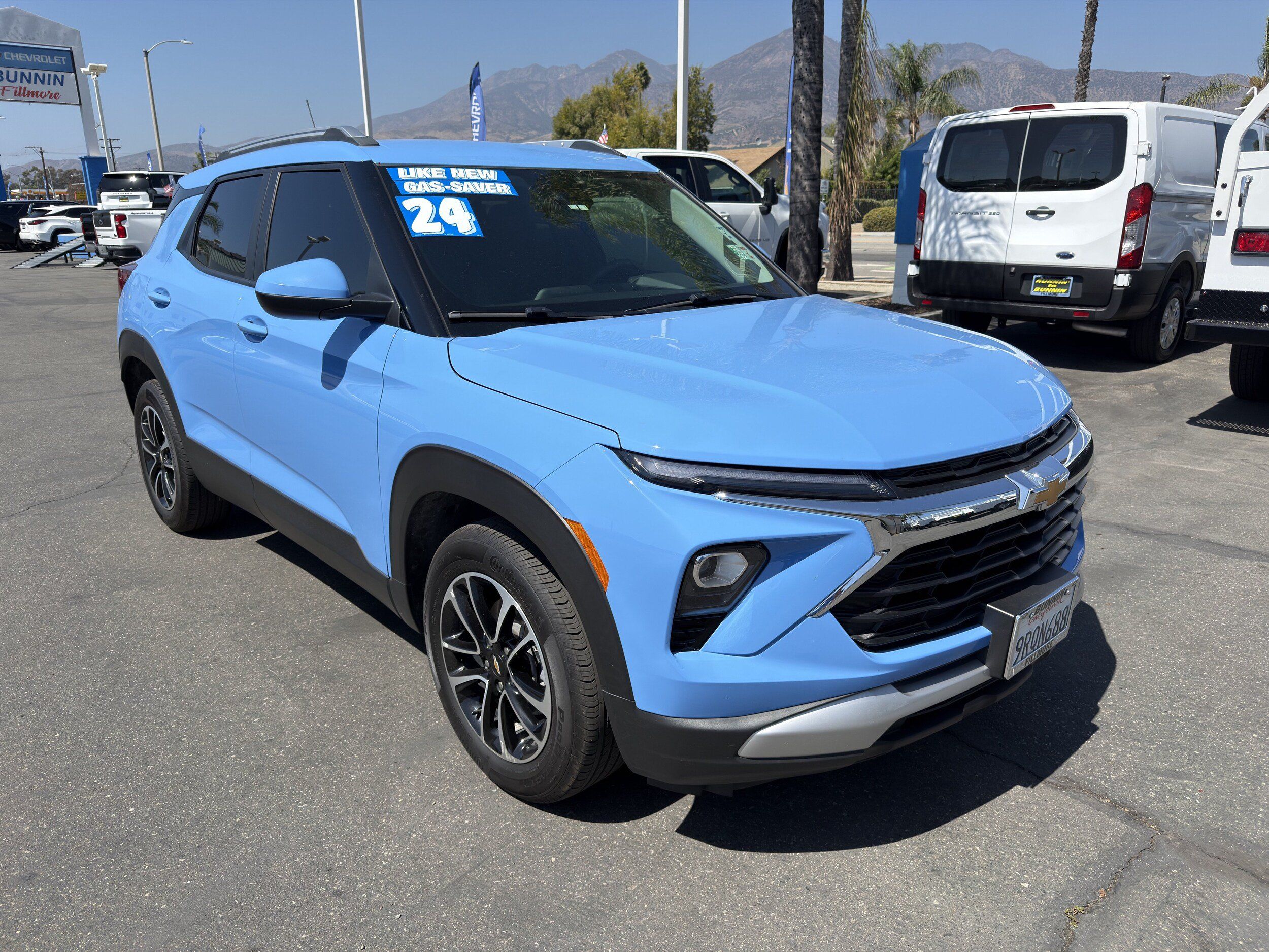 Used 2024 Chevrolet TrailBlazer LT FWD image 2
