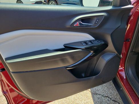Used 2025 Chevrolet Trax LT FWD image 19