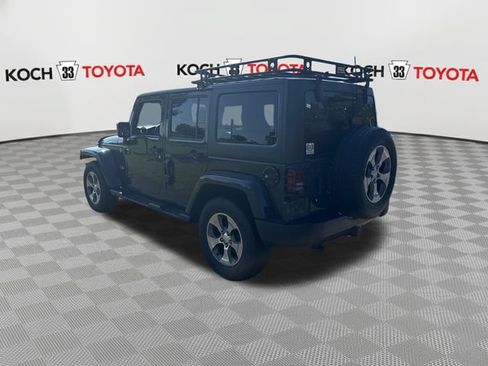 Used 2016 Jeep Wrangler Unlimited Sahara w/ Connectivity Group AWD/4WD image 6