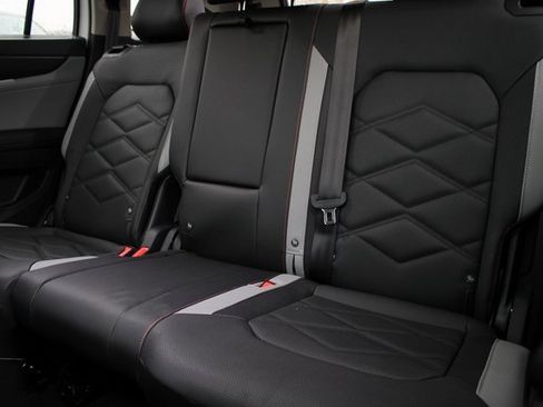 New 2026 Volkswagen Atlas Peak Edition image 8