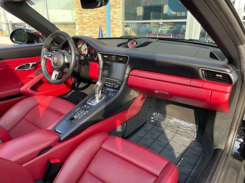 Used 2017 Porsche 911 Carrera 4S AWD/4WD image 38