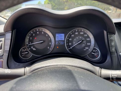 Used 2019 INFINITI Q70 Luxe AWD/4WD image 23