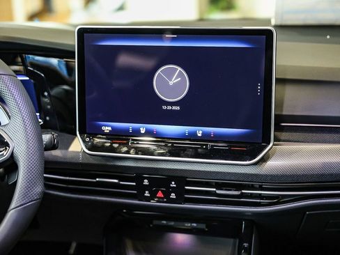 New 2026 Volkswagen Golf image 19