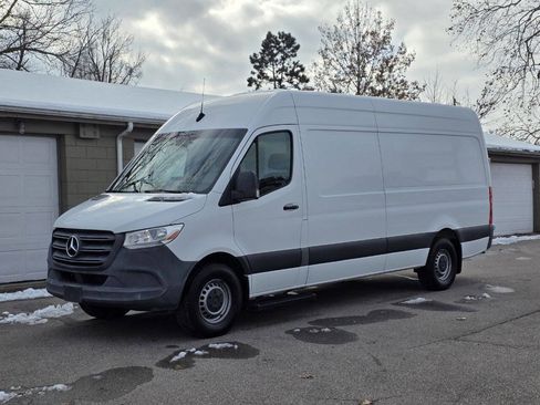Used 2020 Mercedes-Benz Sprinter 2500 w/ Driver Convenience Package image 7