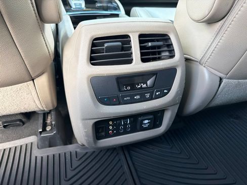 Used 2016 Honda Pilot Touring image 36