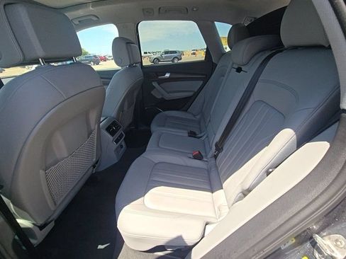 Used 2022 Audi Q5 2.0T Premium w/ Convenience Package AWD/4WD image 4