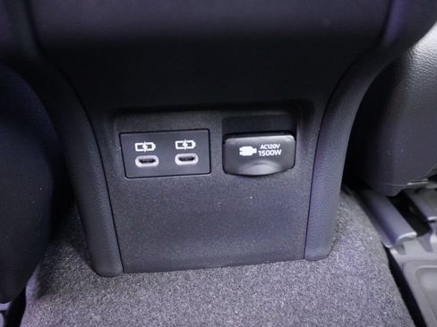 New 2026 Toyota Prius Plug-In Hybrid FWD image 10